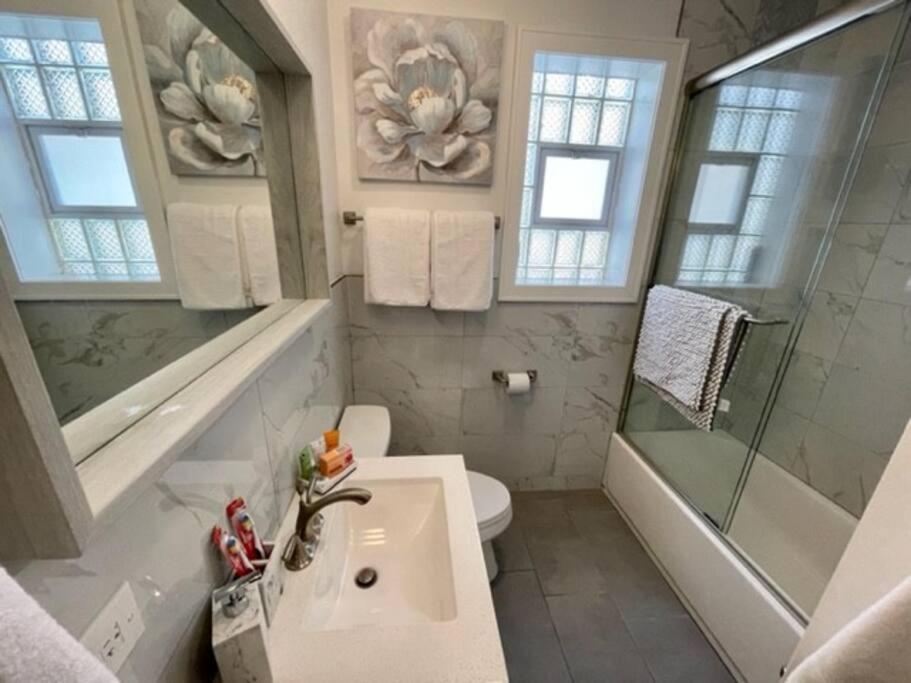 The Blue Golden Luxury Modern 3- Bedroom Apartment In 시카고 외부 사진