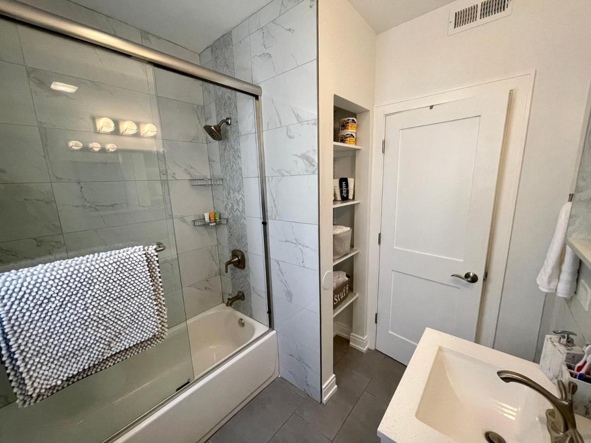 The Blue Golden Luxury Modern 3- Bedroom Apartment In 시카고 외부 사진