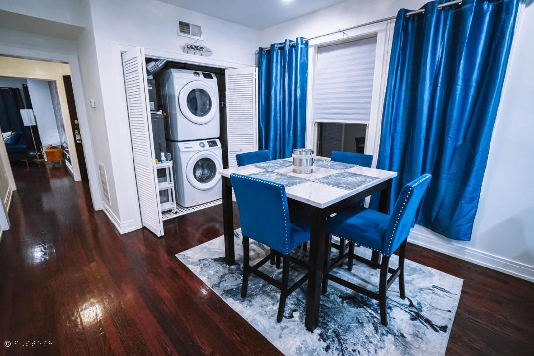 The Blue Golden Luxury Modern 3- Bedroom Apartment In 시카고 외부 사진